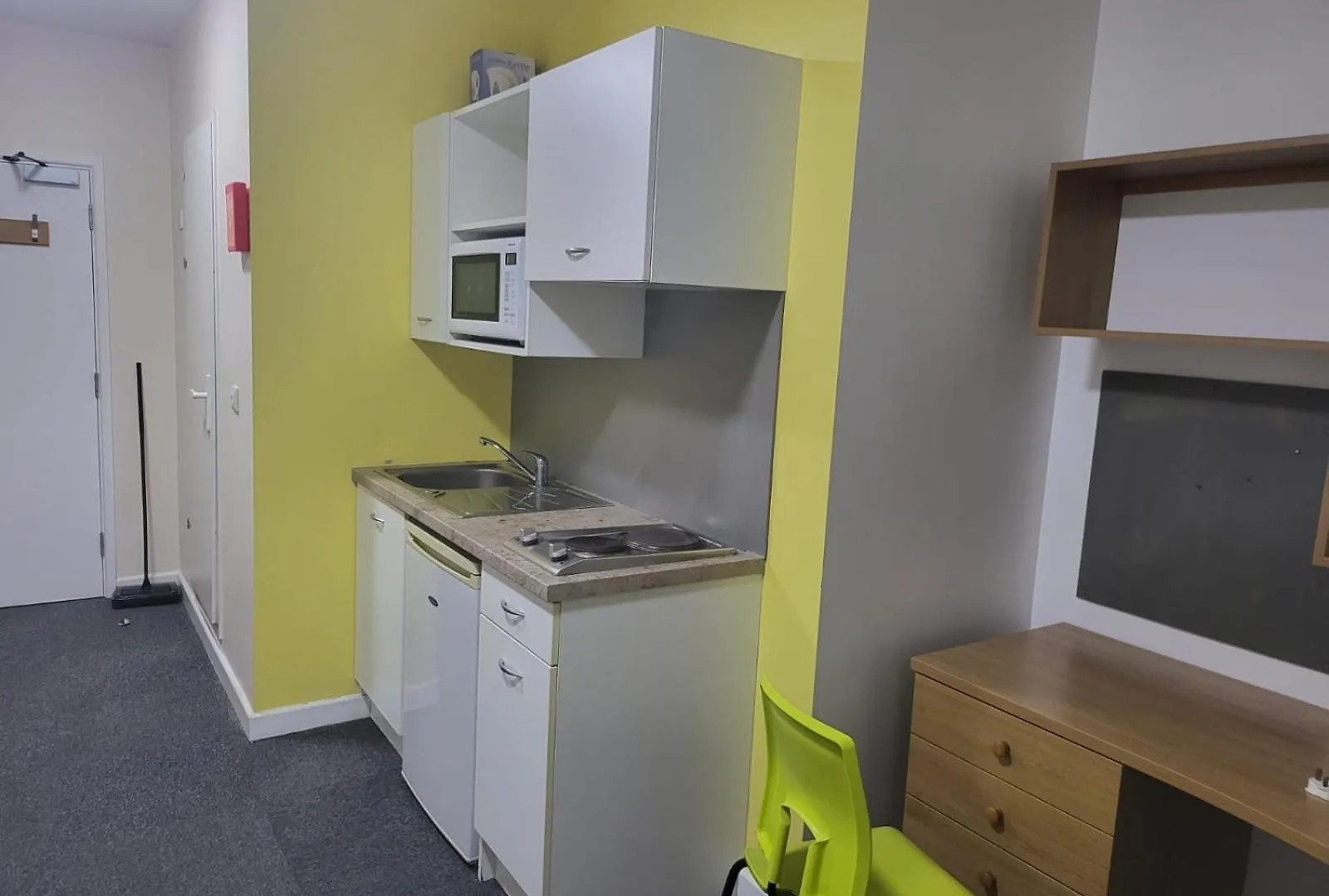 Apartment Comfort Meets Convenience Birmingham United Kingdom